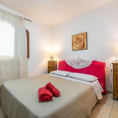 Apartament Sa Domu De Dinu SantʼAnna Arresi